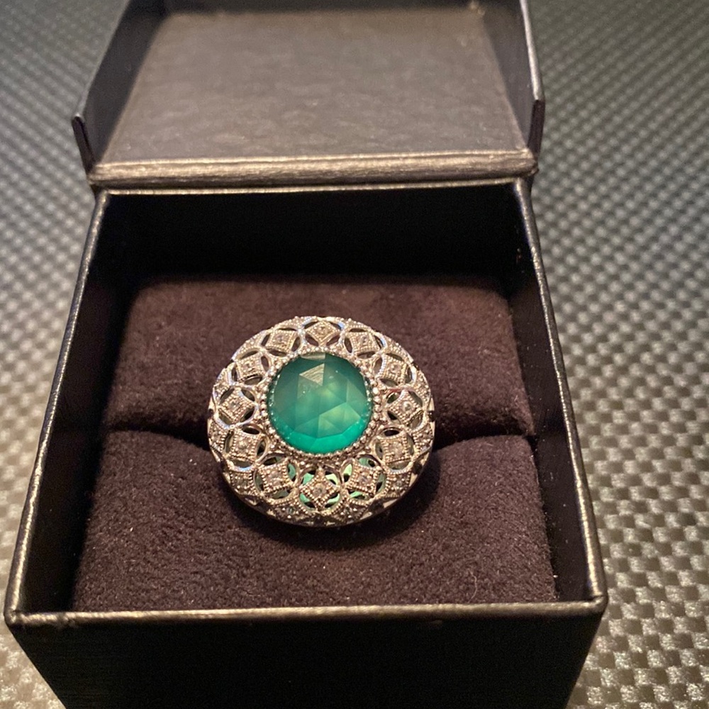 Silver emerald and diamond chip cocktail ring